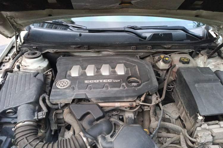 Used Buick Regal 2011 2.0L Comfort Edition Engine Bay