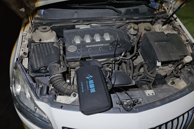 Used Buick Regal 2011 2.0L Comfort Edition Engine Bay