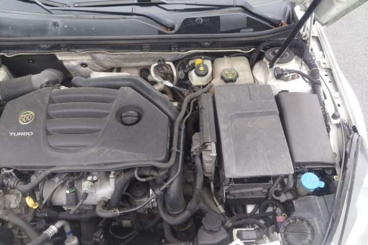 Used Buick Regal 2011 GS 2.0T Super Sport Edition Engine Bay Left