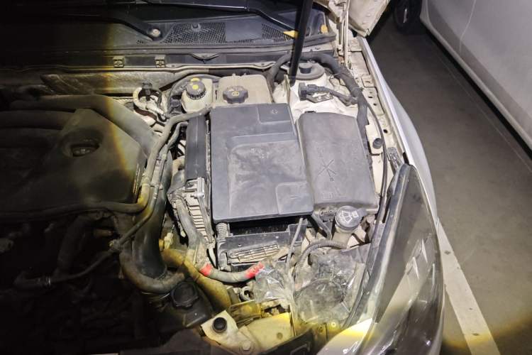 Used Buick Regal 2011 GS 2.0T Super Sport Edition Engine Bay Left