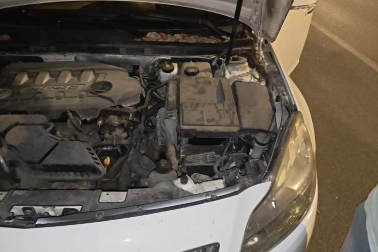 Used Buick Regal 2011 2.4L SIDI Elite Edition Engine Bay Left