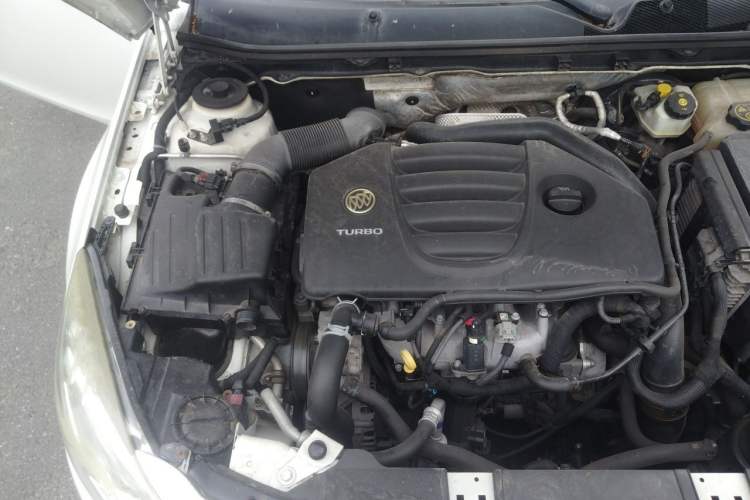 Used Buick Regal 2011 GS 2.0T Super Sport Edition Engine Bay Right