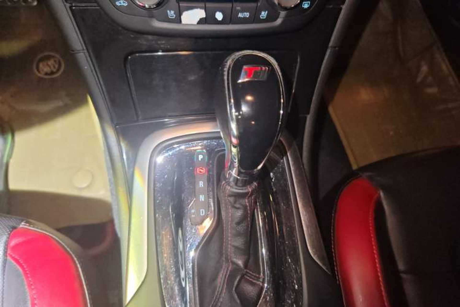 Used Buick Regal 2011 GS 2.0T Super Sport Edition Gear Lever