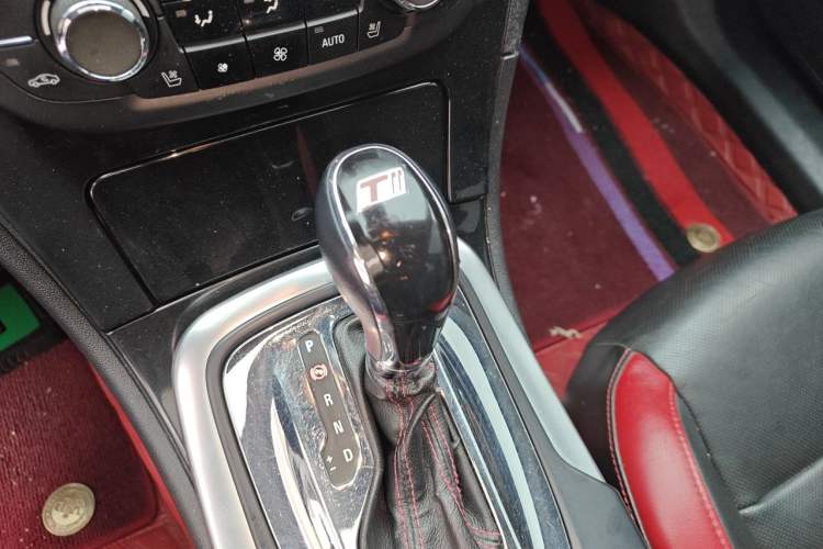 Used Buick Regal 2011 GS 2.0T Super Sport Edition Gear Lever
