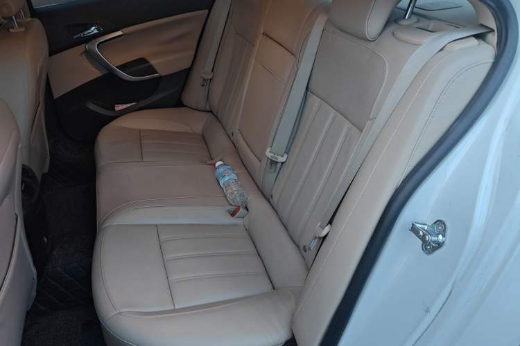 Used Buick Regal 2011 2.4L SIDI Elite Edition Left Rear Seat