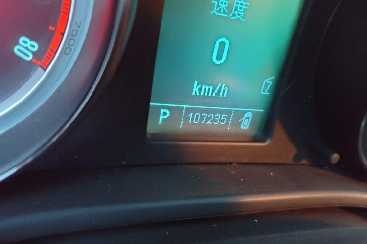 Used Buick Regal 2011 2.4L SIDI Elite Edition Odometer Close Up