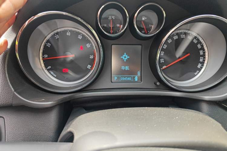 Used Buick Regal 2011 GS 2.0T Super Sport Edition Odometer Close Up