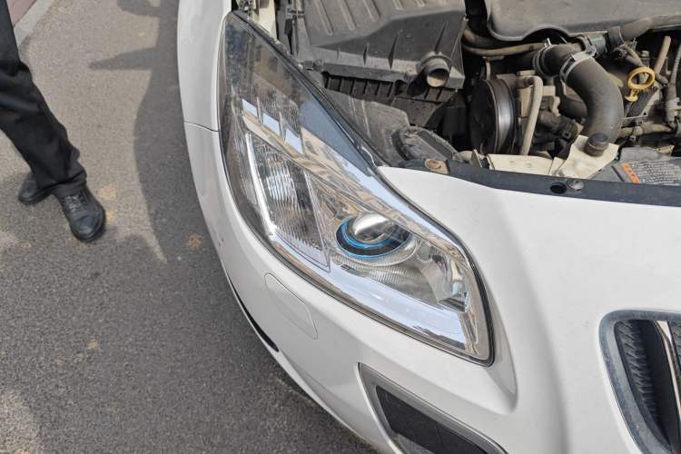 Used Buick Regal 2011 GS 2.0T Super Sport Edition Right Front Headlight