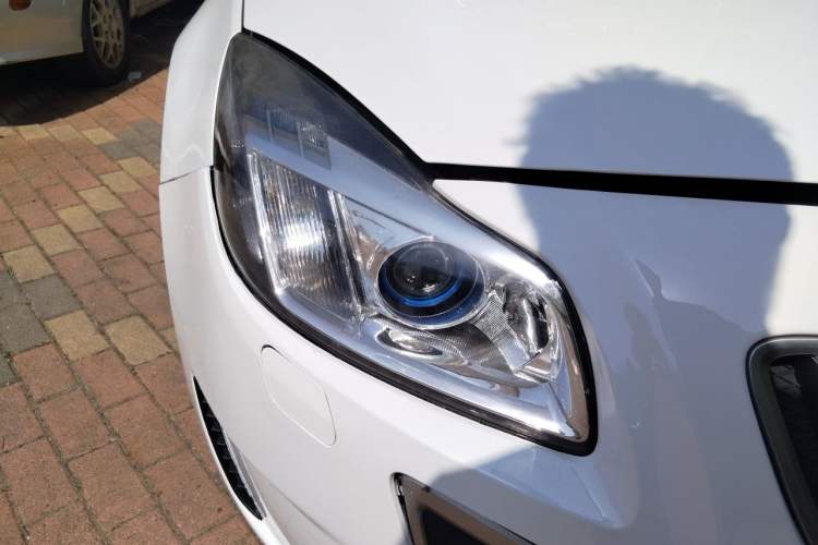 Used Buick Regal 2011 GS 2.0T Super Sport Edition Right Front Headlight