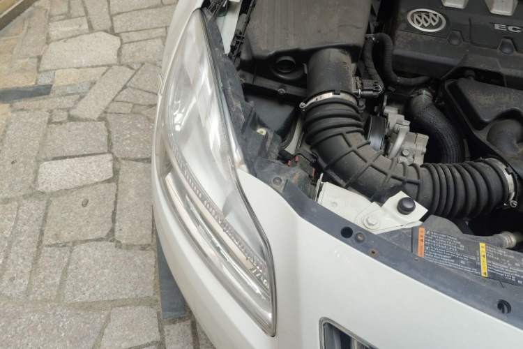 Used Buick Regal 2011 2.0L Comfort Edition Right Front Headlight