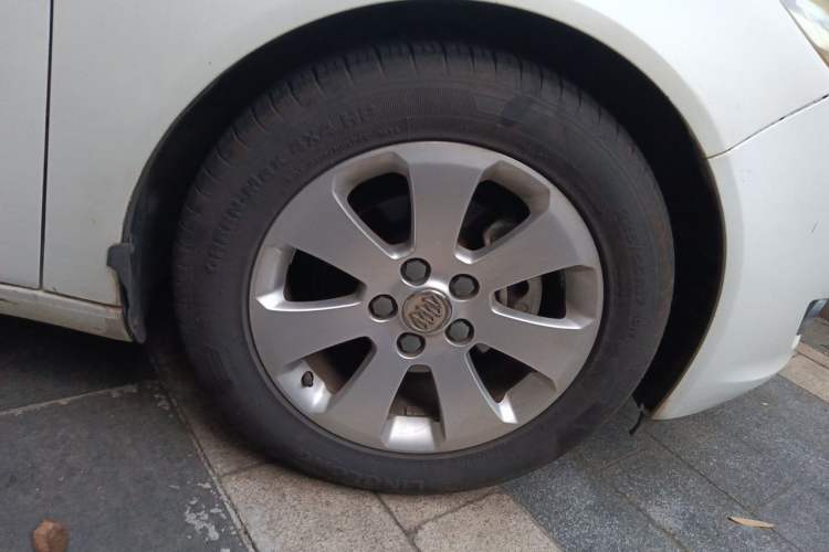 Used Buick Regal 2011 2.0L Comfort Edition Right Front Wheel Hub
