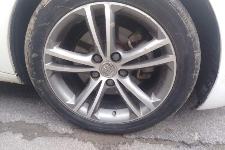 Used Buick Regal 2011 GS 2.0T Super Sport Edition Right Front Wheel Hub