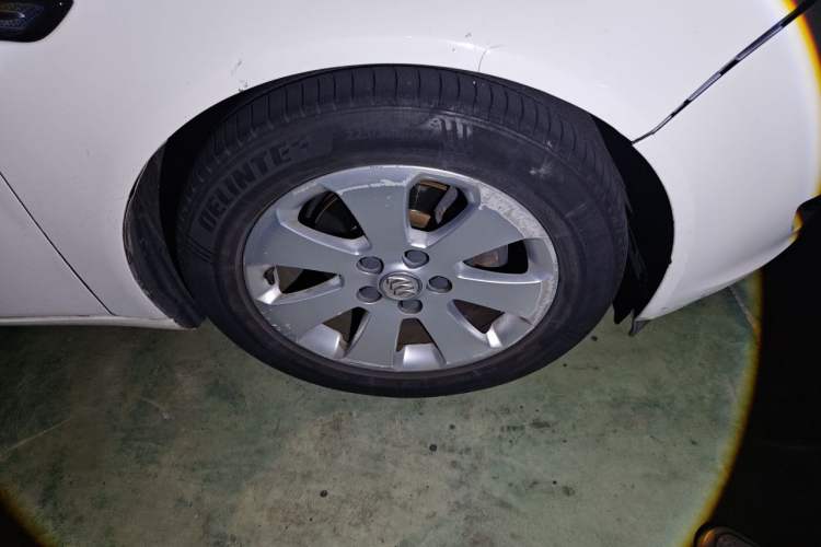 Used Buick Regal 2011 2.0L Comfort Edition Right Front Wheel Hub