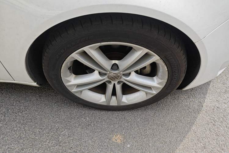 Used Buick Regal 2011 GS 2.0T Super Sport Edition Right Front Wheel Hub
