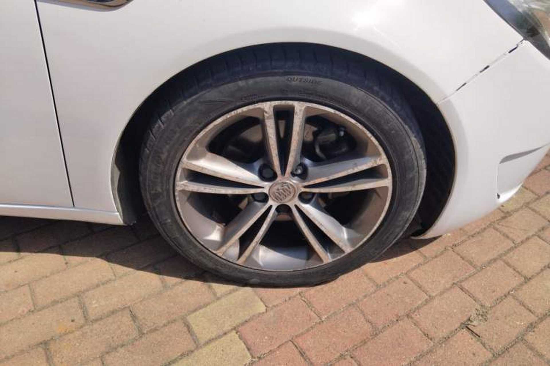 Used Buick Regal 2011 GS 2.0T Super Sport Edition Right Front Wheel Hub