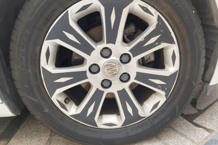 Used Buick Regal 2011 2.0L Comfort Edition Right Front Wheel Hub