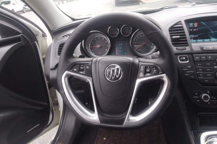 Used Buick Regal 2011 GS 2.0T Super Sport Edition Steering Wheel