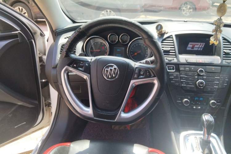 Used Buick Regal 2011 GS 2.0T Super Sport Edition Steering Wheel