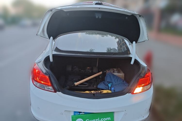Used Buick Regal 2011 2.4L SIDI Elite Edition Trunk