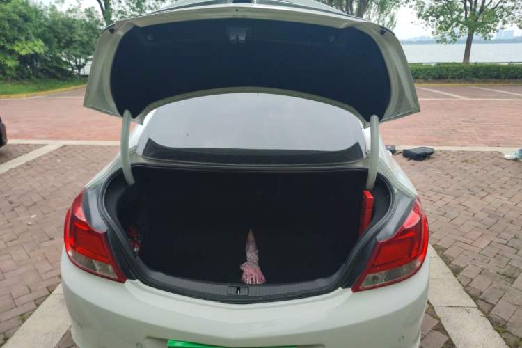 Used Buick Regal 2011 2.0L Comfort Edition Trunk