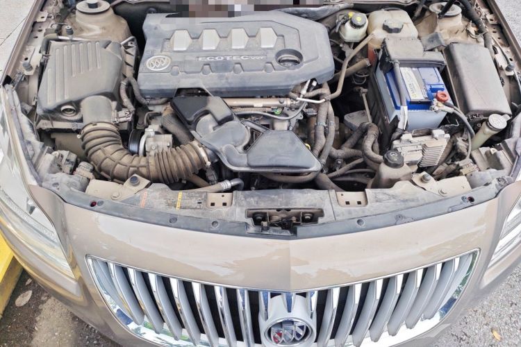 Used Buick Regal 2011 2.0L Comfort Edition Engine Bay
