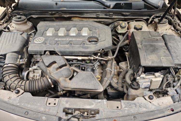 Used Buick Regal 2011 2.0L Comfort Edition Engine Bay