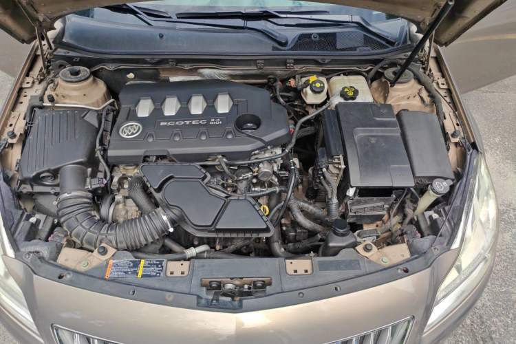 Used Buick Regal 2011 2.4L SIDI Comfort Edition Engine Bay