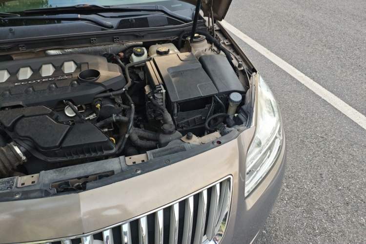 Used Buick Regal 2011 2.4L SIDI Elite Edition Engine Bay Left