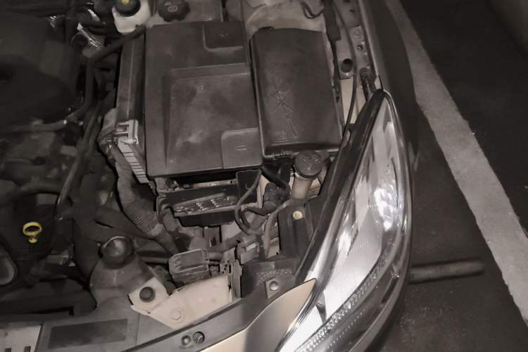 Used Buick Regal 2011 2.4L SIDI Elite Edition Engine Bay Left