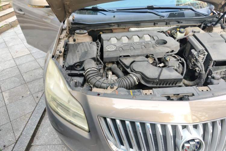Used Buick Regal 2011 2.4L SIDI Flagship Edition Engine Bay Right