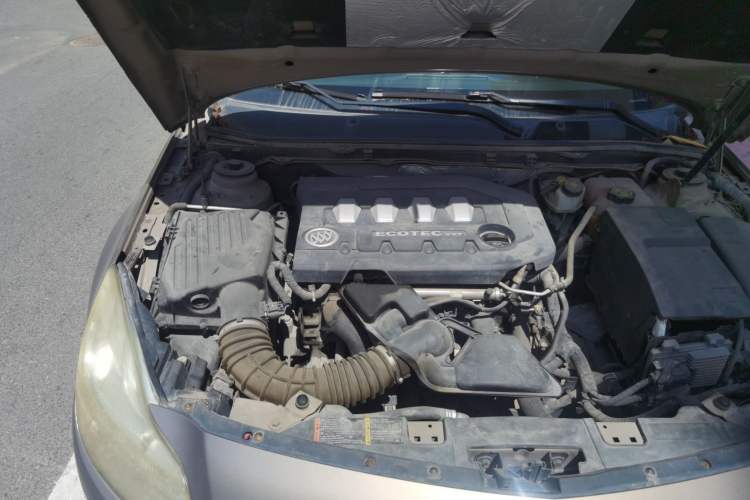 Used Buick Regal 2011 2.0L Comfort Edition Engine Bay Right