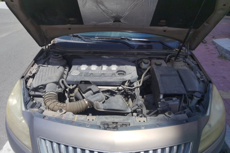 Used Buick Regal 2011 2.0L Comfort Edition Engine Bay