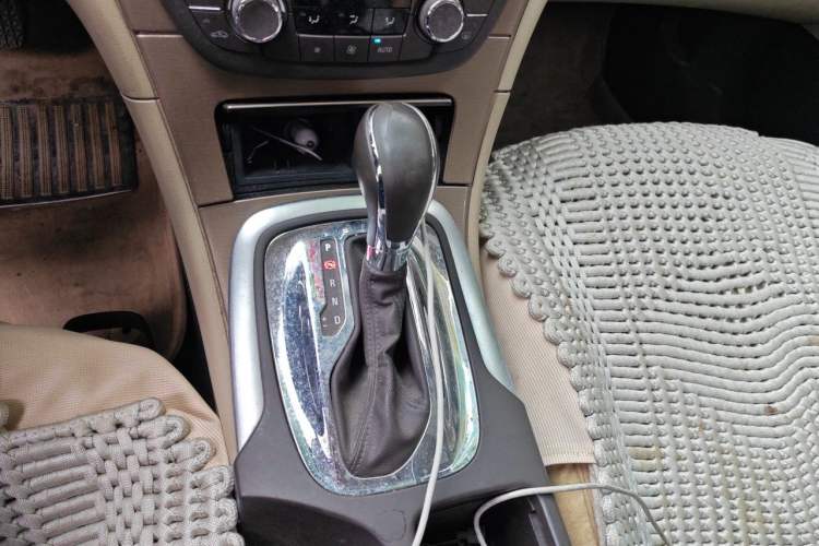 Used Buick Regal 2011 2.0L Comfort Edition Gear Lever