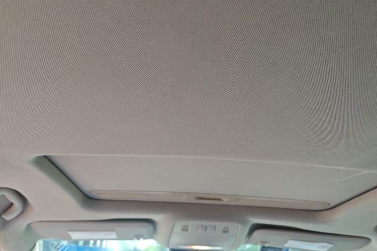Used Buick Regal 2011 2.4L SIDI Comfort Edition Headliner