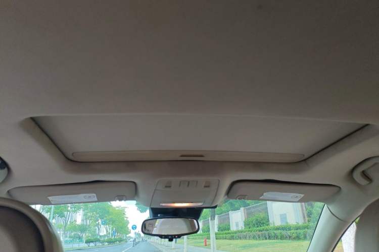 Used Buick Regal 2011 2.4L SIDI Elite Edition Headliner