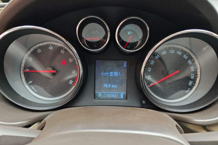 Used Buick Regal 2011 2.0L Comfort Edition Instrument Cluster