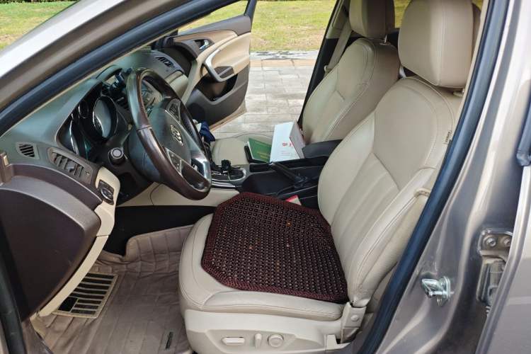 Used Buick Regal 2011 2.4L SIDI Elite Edition Left Front Seat