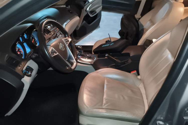 Used Buick Regal 2011 2.4L SIDI Elite Edition Left Front Seat