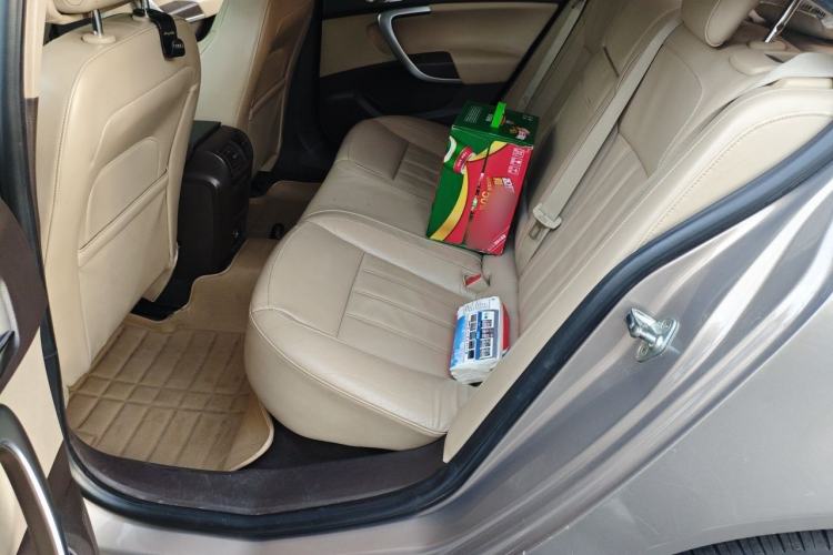 Used Buick Regal 2011 2.4L SIDI Elite Edition Left Rear Seat