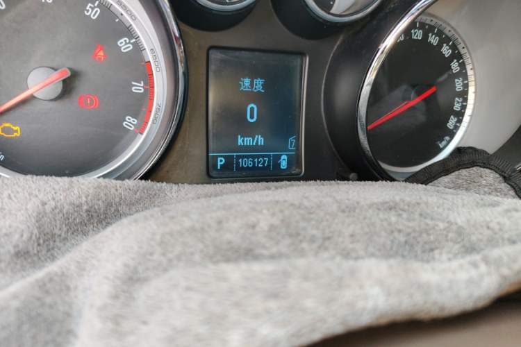 Used Buick Regal 2011 2.4L SIDI Flagship Edition Odometer Close Up
