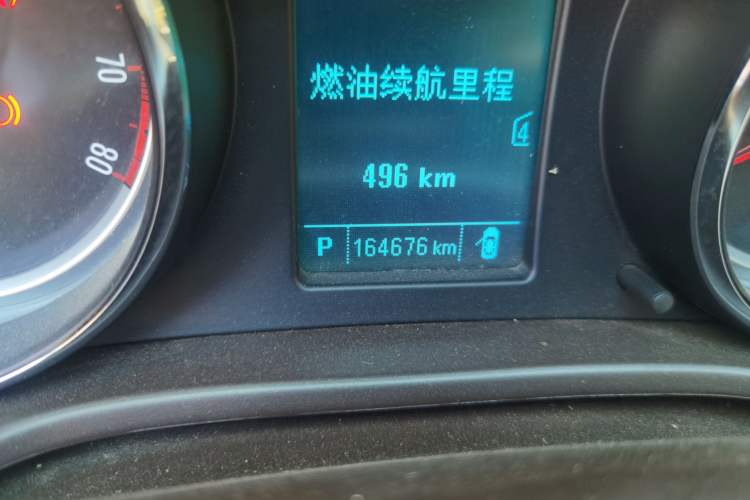 Used Buick Regal 2011 2.0L Comfort Edition Odometer Close Up