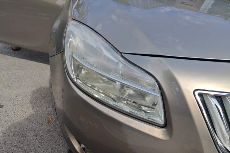 Used Buick Regal 2011 2.4L SIDI Comfort Edition Right Front Headlight