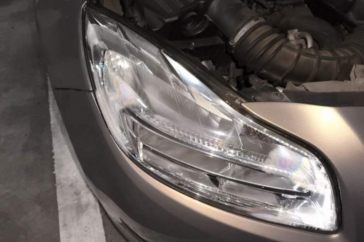 Used Buick Regal 2011 2.4L SIDI Elite Edition Right Front Headlight