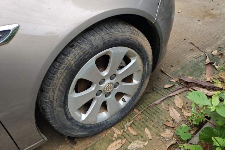 Used Buick Regal 2011 2.0L Comfort Edition Right Front Wheel Hub