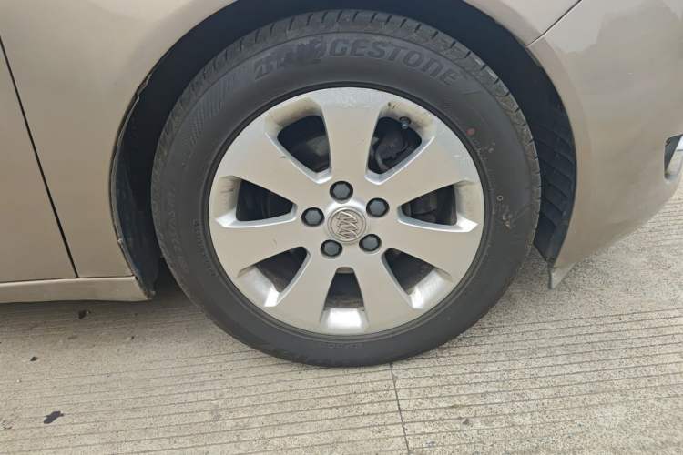 Used Buick Regal 2011 2.0L Comfort Edition Right Front Wheel Hub