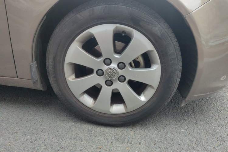 Used Buick Regal 2011 2.0L Comfort Edition Right Front Wheel Hub