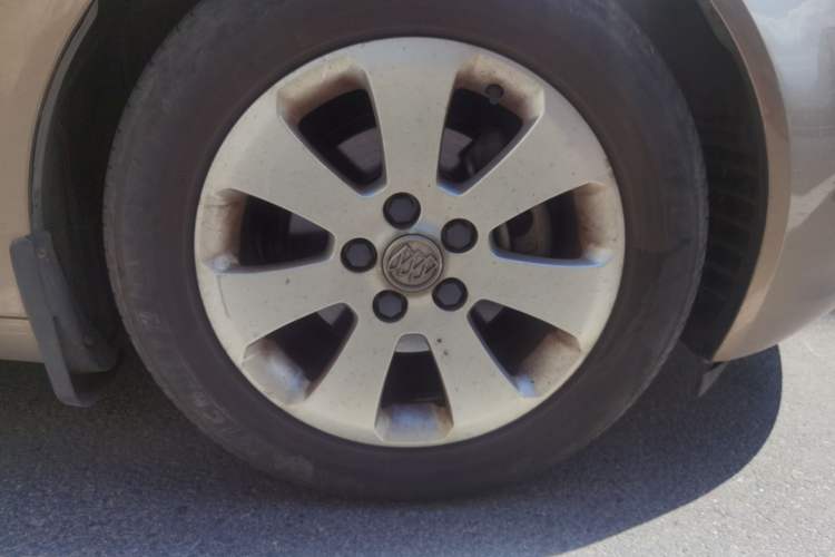 Used Buick Regal 2011 2.0L Comfort Edition Right Front Wheel Hub