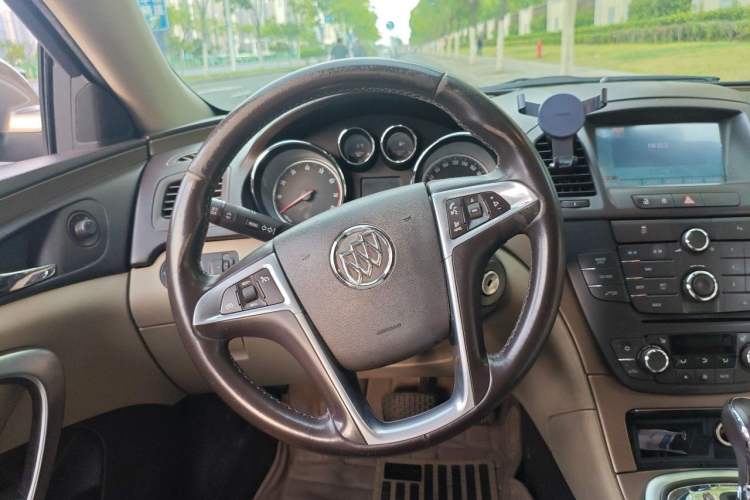 Used Buick Regal 2011 2.4L SIDI Elite Edition Steering Wheel