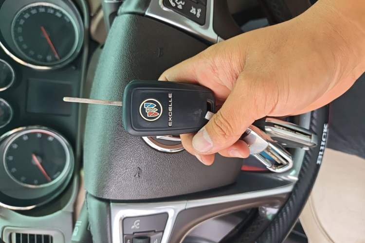 Used Buick Regal 2011 2.0L Comfort Edition Vehicle Key