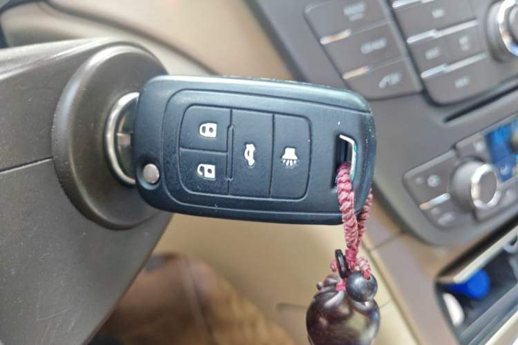 Used Buick Regal 2011 2.4L SIDI Comfort Edition Vehicle Key